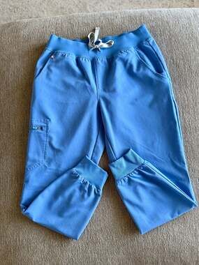 FIGS Zamora Technical Collection Jogger Scrub Pants in Ceil Blue S/P